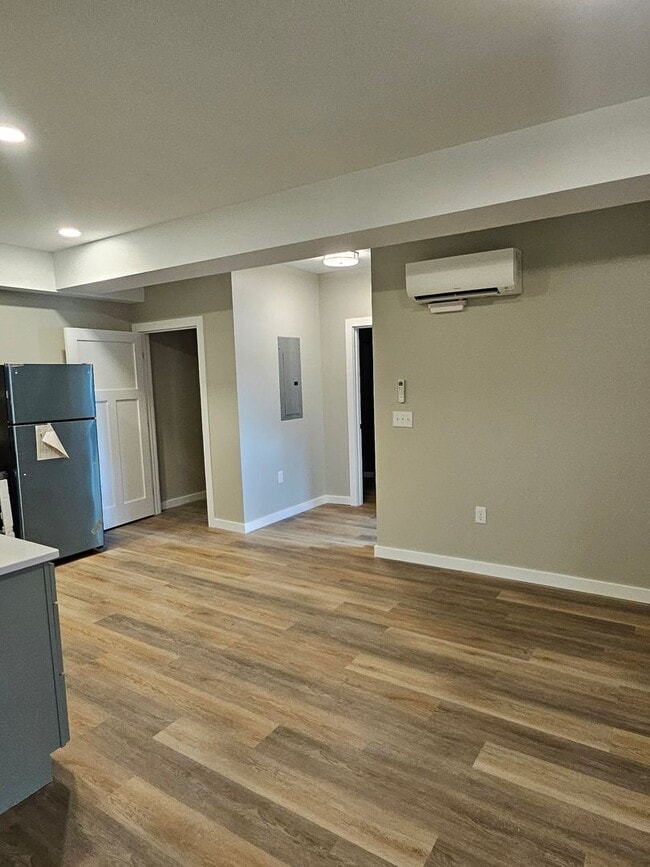 Building Photo - Brand new 1 bed apartment Unit 101