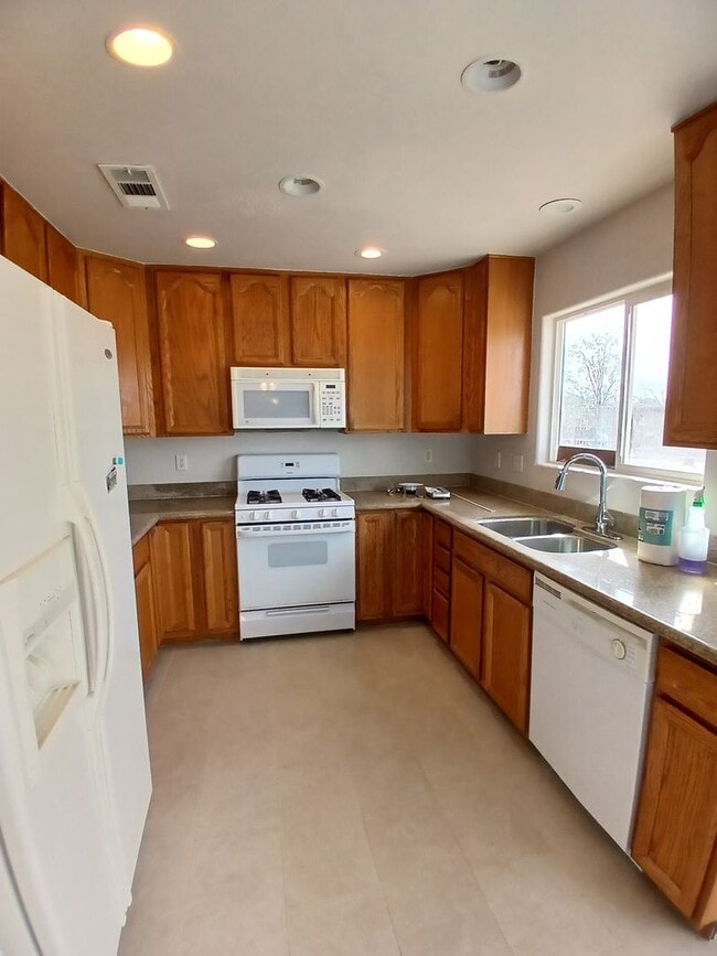 Photo - Charming 3-Bedroom, 2-Bath Home in Salton City