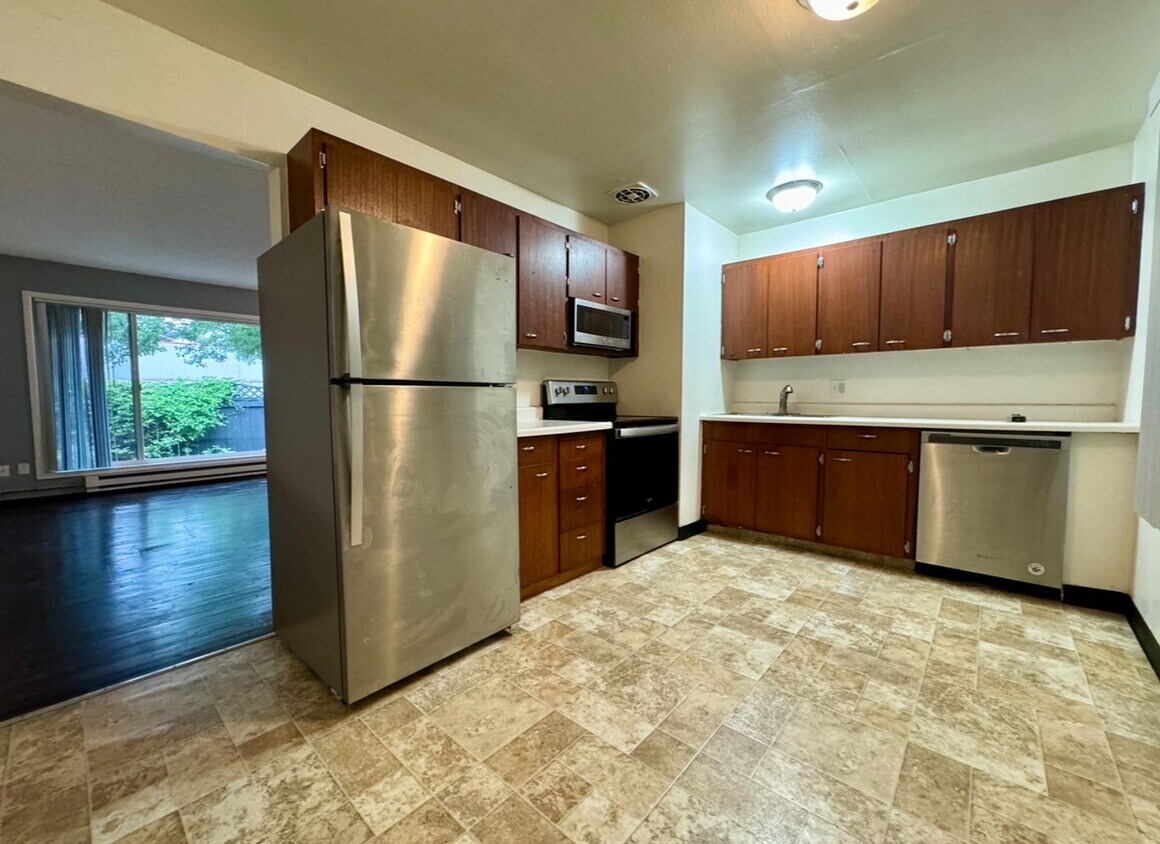 Reed Neighborhood Gem~ Great Natural Light... - Reed Neighborhood Gem~ Great Natural Light...