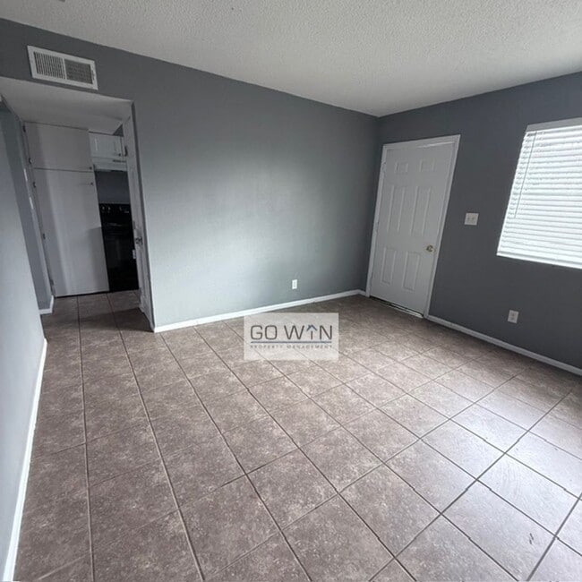 Building Photo - 245 S Allen Unit C