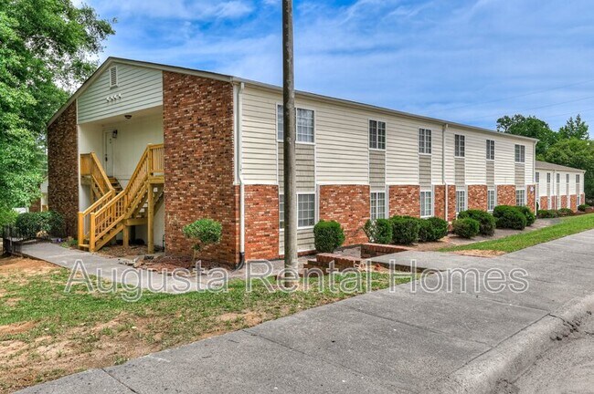 Building Photo - 520 E Buena Vista Ave