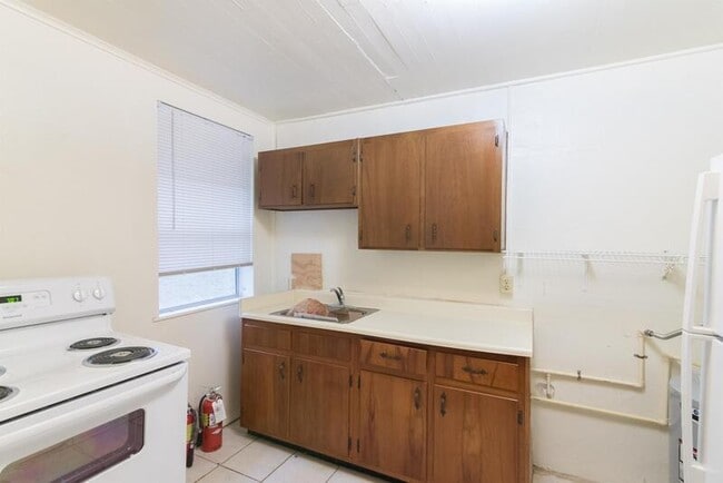 Photo - 2040 Hollywood Dr