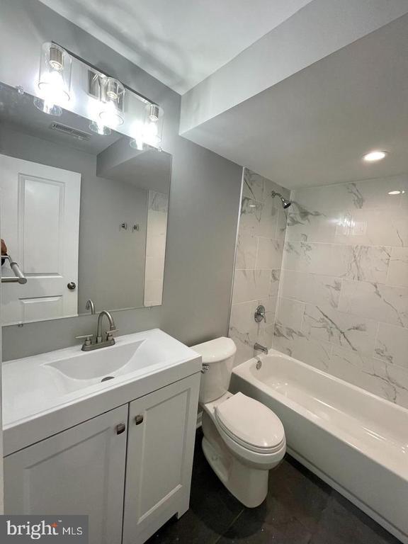 Photo - 620 20th St NE