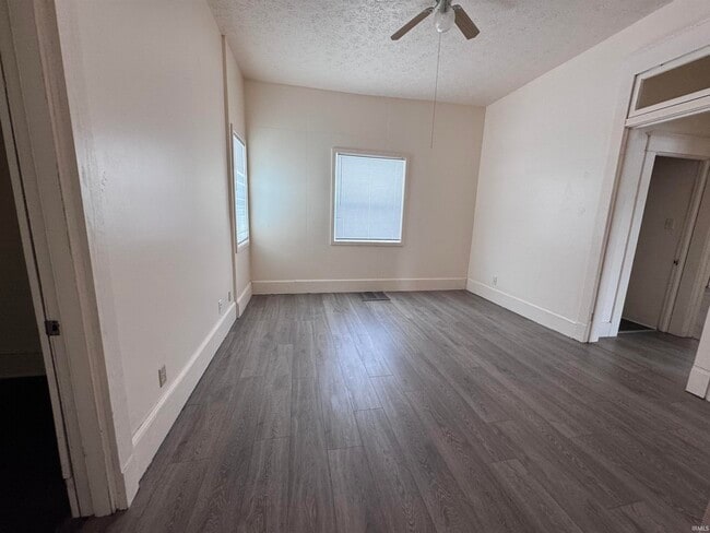 Photo - 614 W Charles St