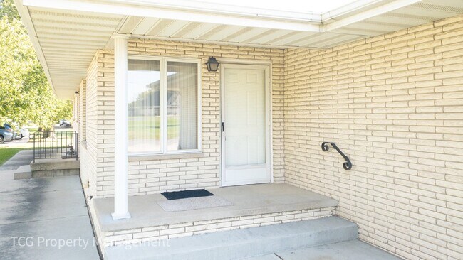 Photo - Spacious 2BD/1B Duplex unit in Ottawa! 140...