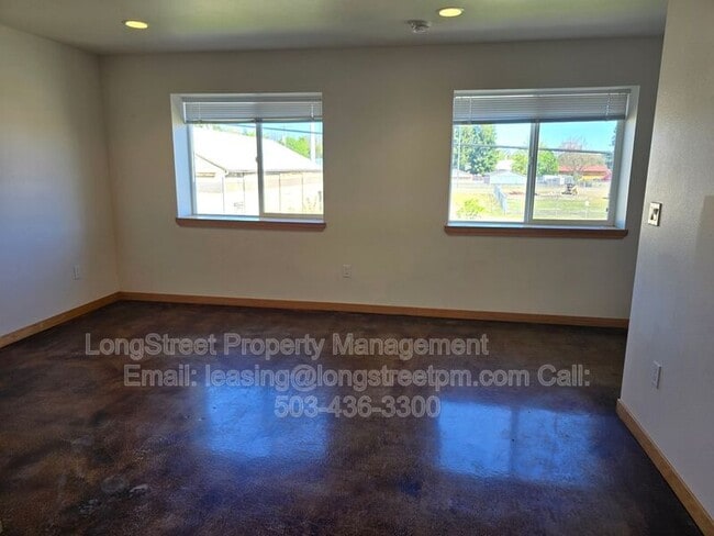 Photo - 132 SW Avery Ave