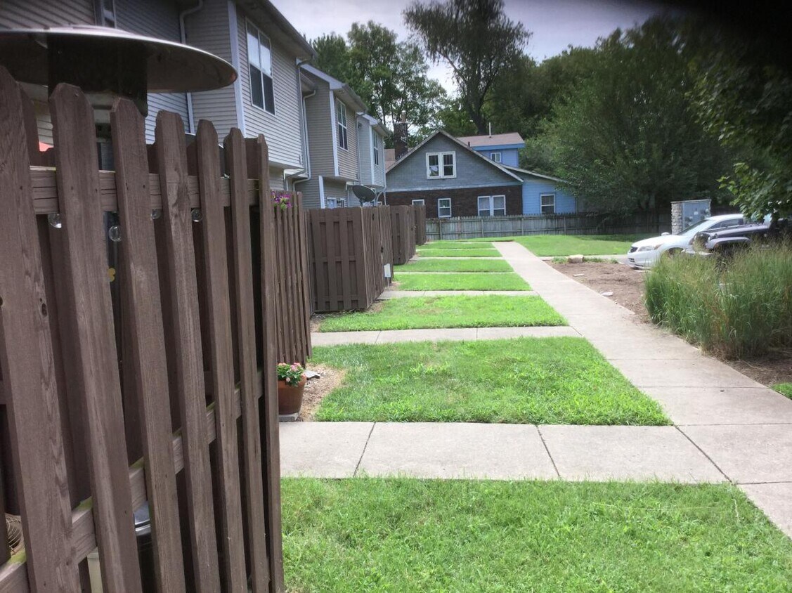 Common Area - 2015B Beech Avenue (Nashville, TN)