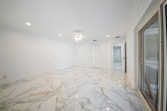 Photo - 16770 Lakeview Ct