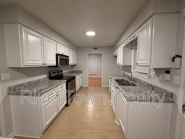 Photo - 2974 Crowell St