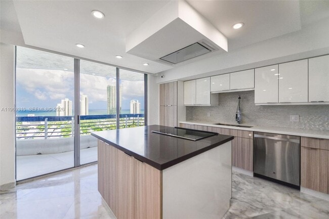 Photo - 19195 NE 36th Pl