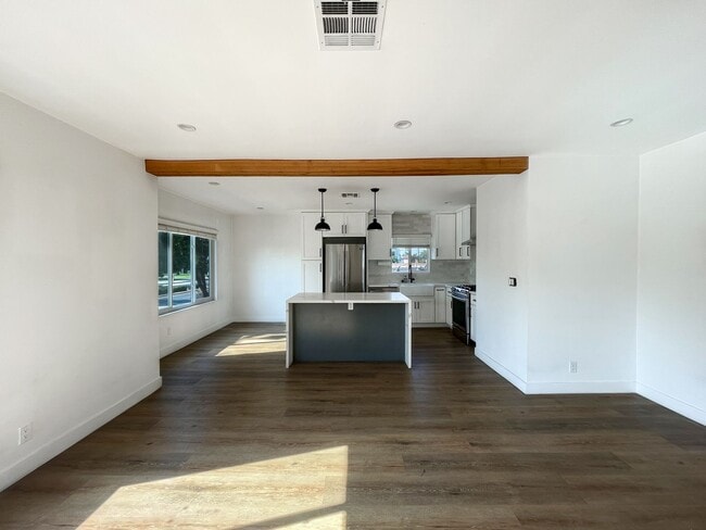 Photo - 1865 Unit 13053