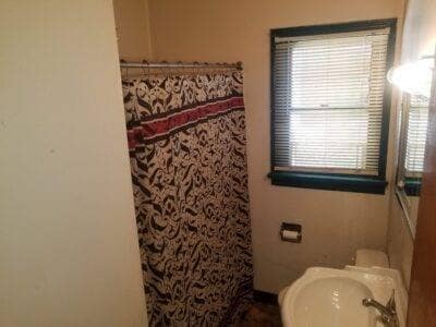 Photo - 929 Devine St