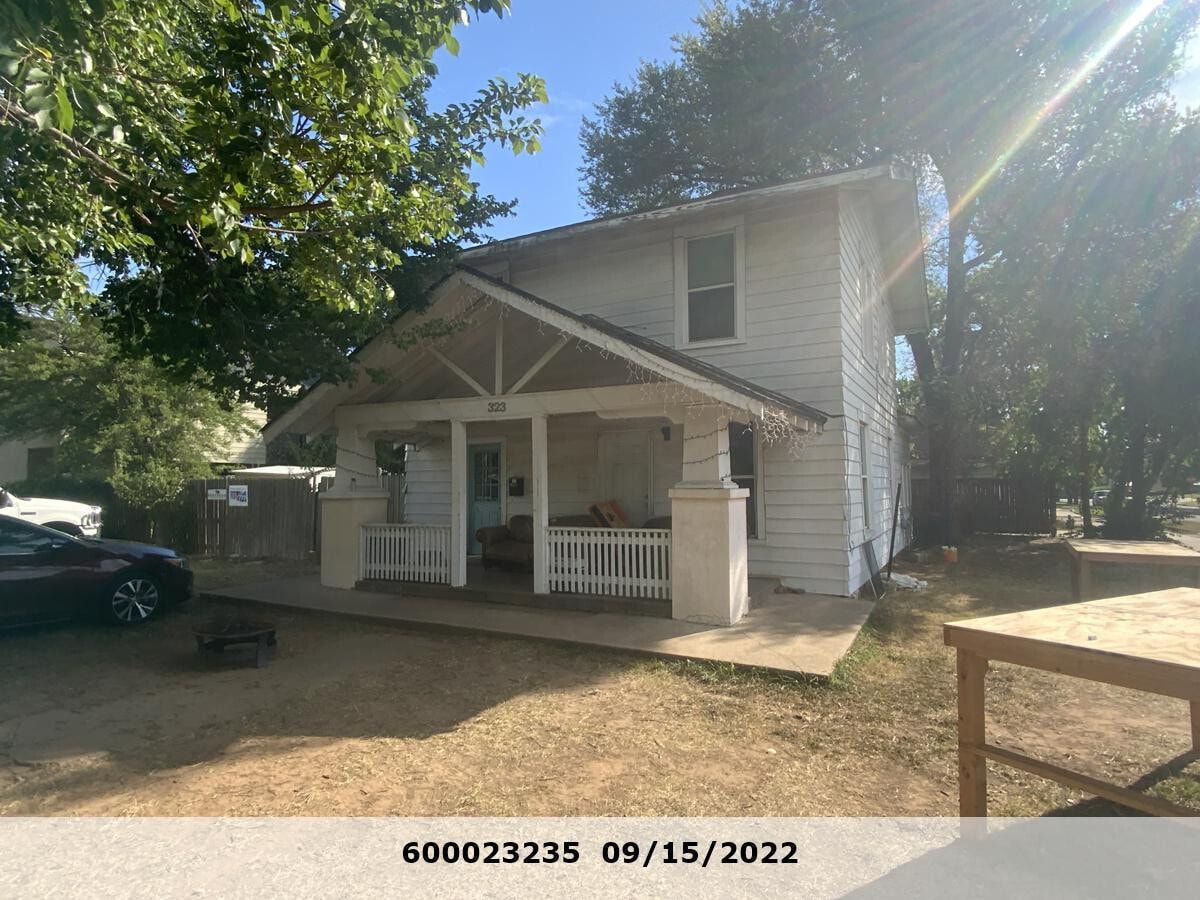 Photo - 323 S West St