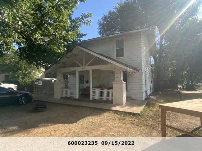 Photo - 323 S West St