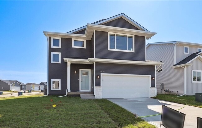 Building Photo - Beautiful! 3 bedroom 3 bathroom Single-Family Home in Urbandale, IA