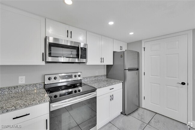 Building Photo - 1755 Four Mile Cove Pkwy Unit 226 Rental