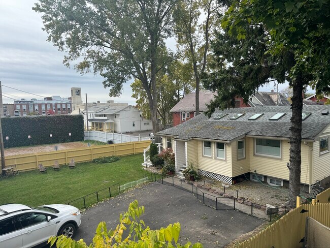 View from private entry deck. Beautiful on summer nights. - 25 Monroe St Unidad 3U