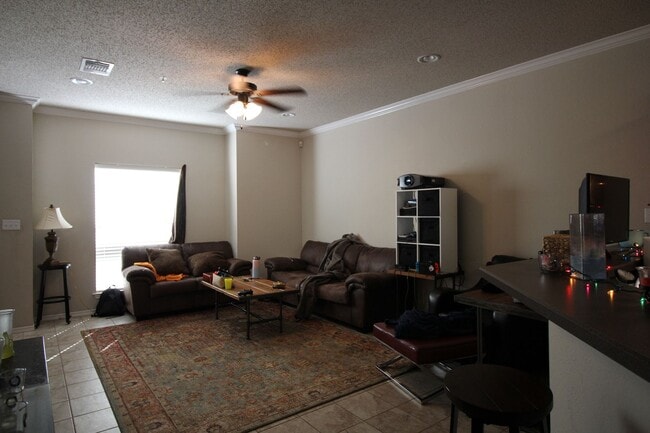 Photo - Condo WALKING DISTANCE TO TECH! Pre-leasing for August 1st!