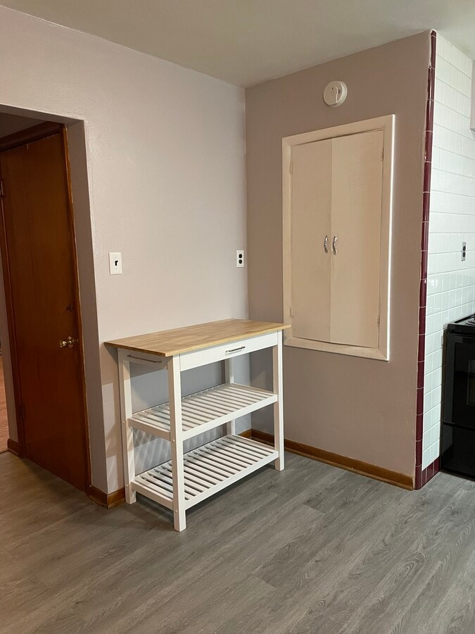 Photo - 4994 Fyler Ave