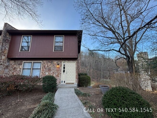 Photo - 3331 Stonehenge Square