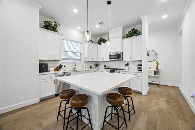 Photo - 311 Sikes St