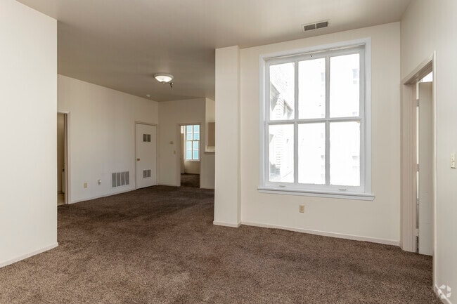 2BR, 1BA - 850SF - Securities Downtown