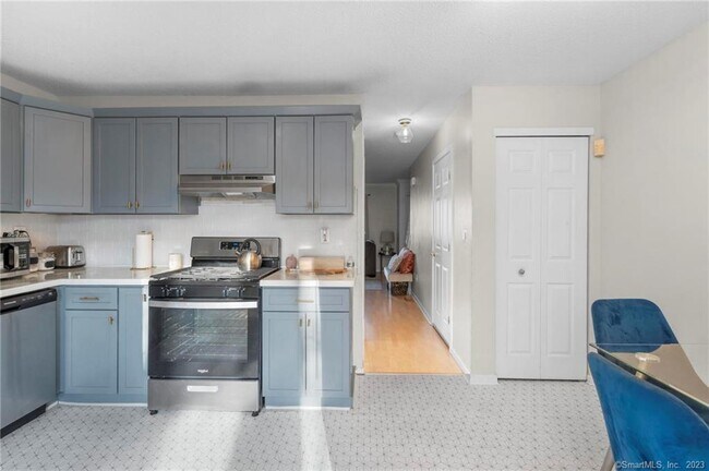 Photo - 360 W Spring St Unit A7