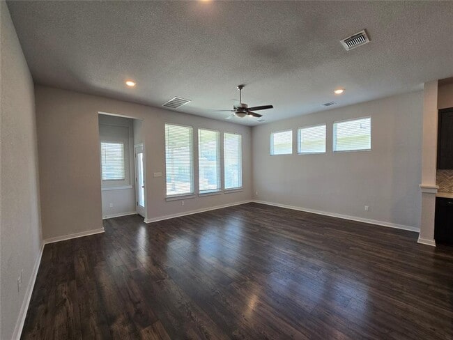 Photo - 125 High Plains Dr House