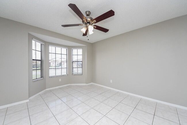 Photo - 153 Pinewood Cir