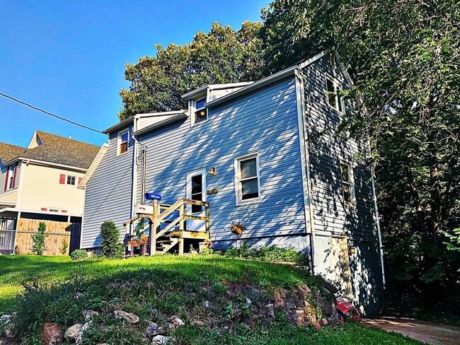 Wooded Walkout 3 Bedroom $875 per mo/ deposit - Wooded Walkout 3 Bedroom $875 per mo/ deposit Casa