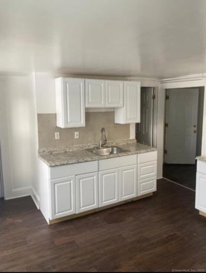 Photo - 142 Center St Apartment Unit 2