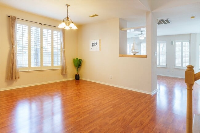 Photo - 2 Mystic Glade Ct