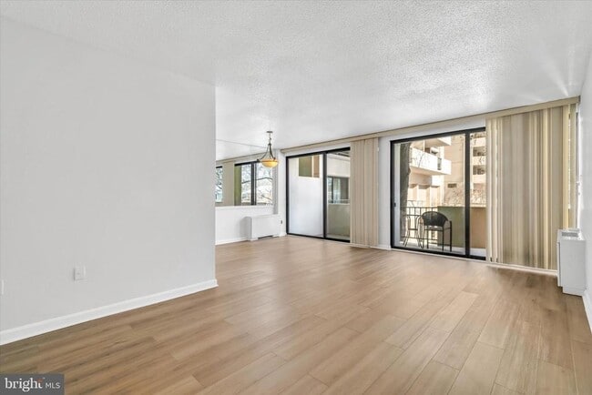 Photo - 4141 Henderson Rd Unit 104