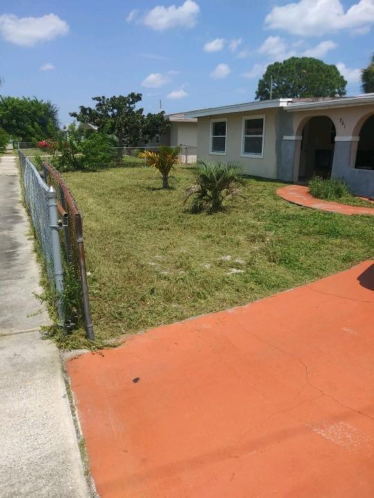 Photo - 961 Darwin Ln NE