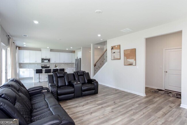Photo - 607 Runnel Dr