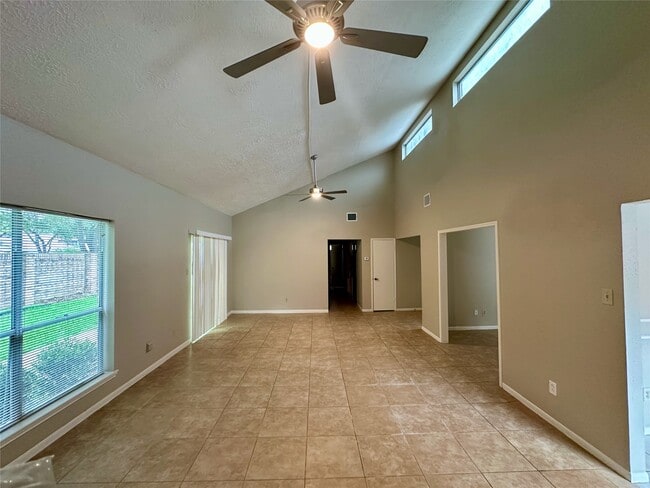Photo - 2711 Colony Dr