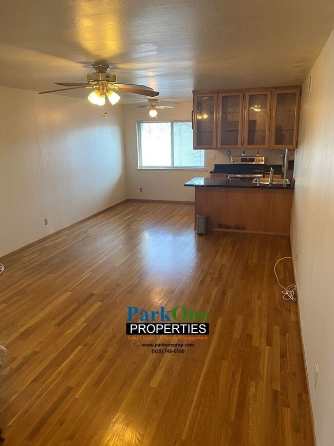 Photo - 20563 Yeandle Ave