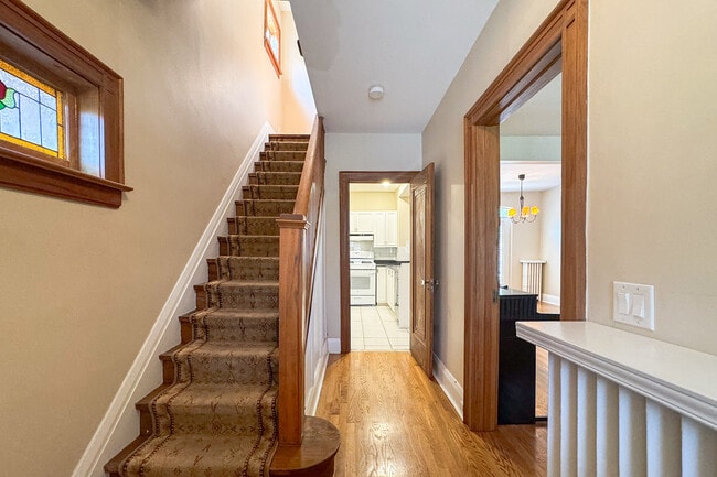 Photo - 48 Lawrence Ave W