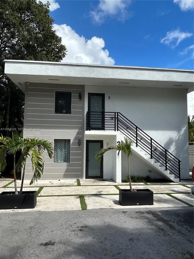 Building Photo - 37 NW 59th St Unit 1