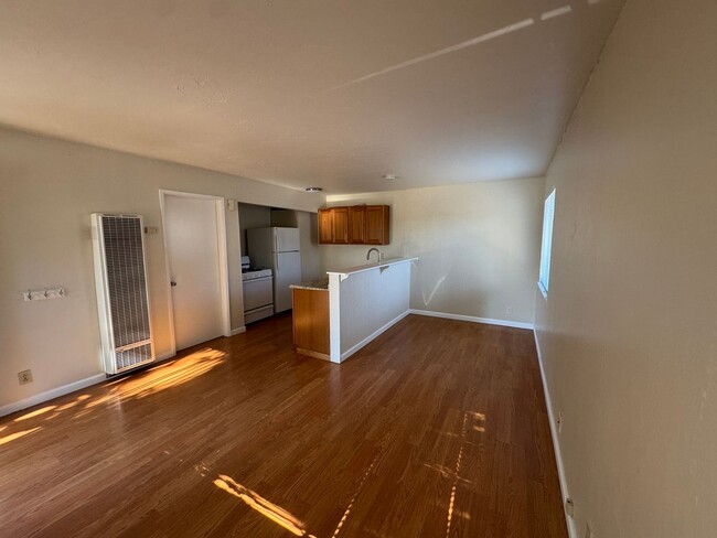 Photo - 75 E 2nd St Unidad Second St. E 75 #A (Lease Break)