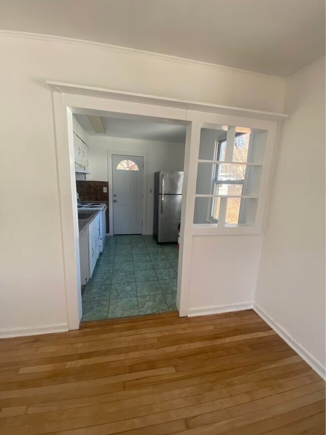 Photo - 27 Van Wagoner Ave