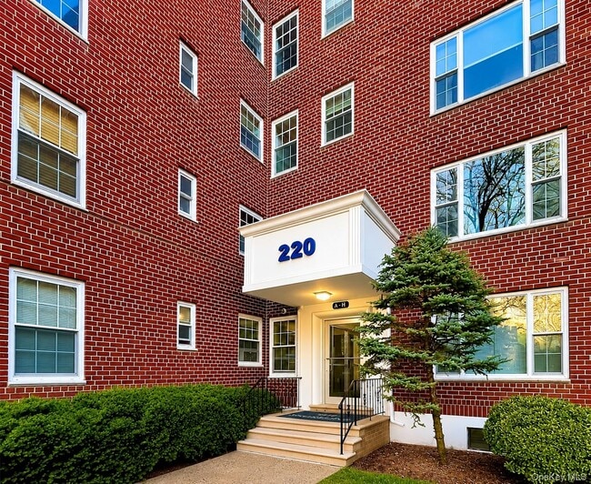 Building Photo - 220 Pelham Rd Unit 2H