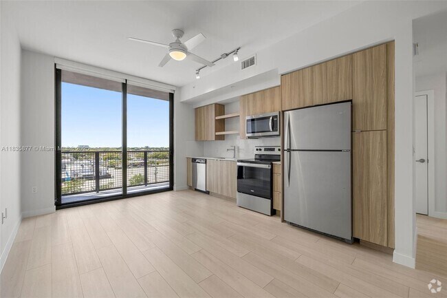 Building Photo - 555 NE 8th St Unit 0427 Rental