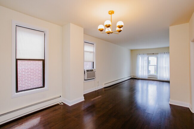 Photo - 3607 S Emerald Ave Unit 1