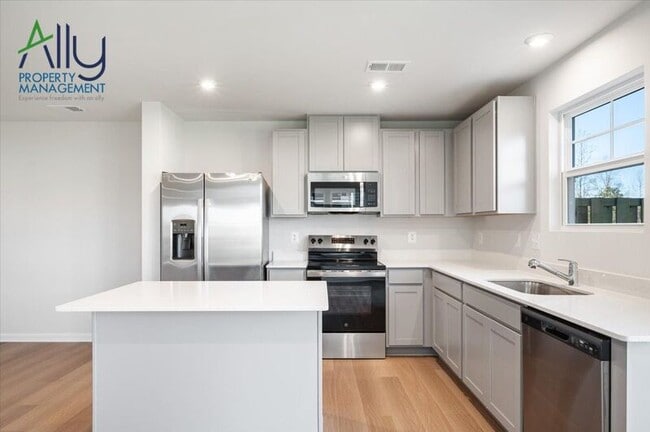 Photo - 54 Sophie Kathryn Dr