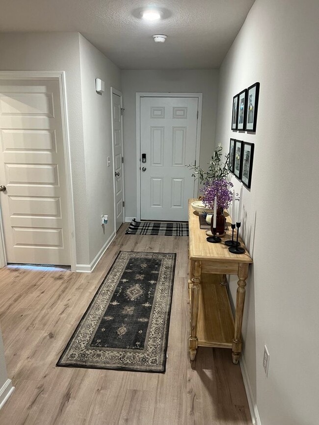 Photo - Woodlands 4 bed 2 bath gem !
