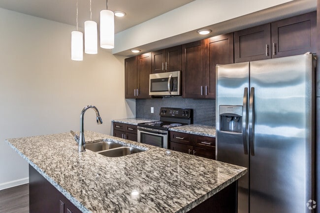 2 BR, 2 BA - The Zenith