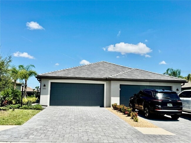 Building Photo - 15511 Sunny Day Dr Rental