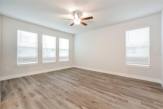 Photo - 804 E Voorhis Ave