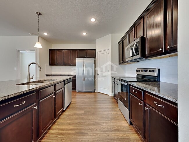 Photo - 106 Olivewood Pl